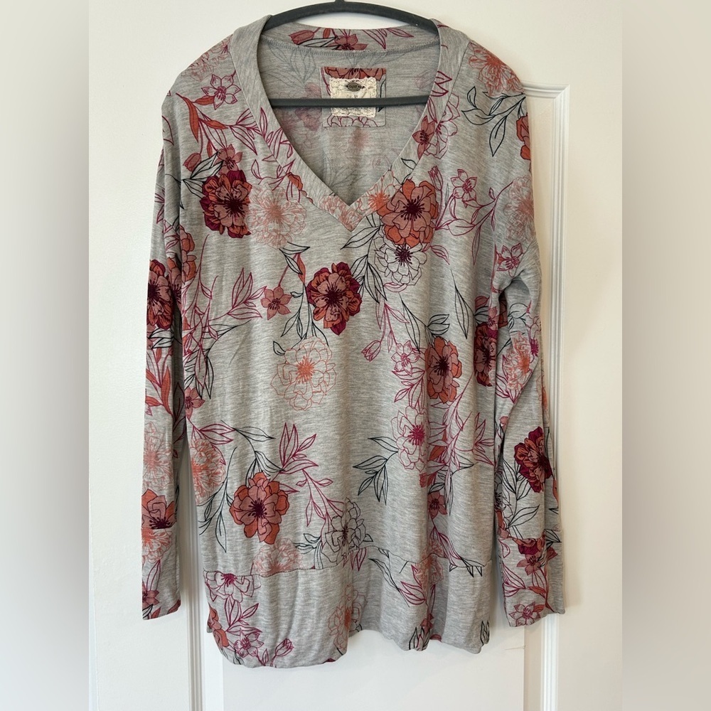 EUC Cupio Floral V-Neck Long Sleeve Top XL